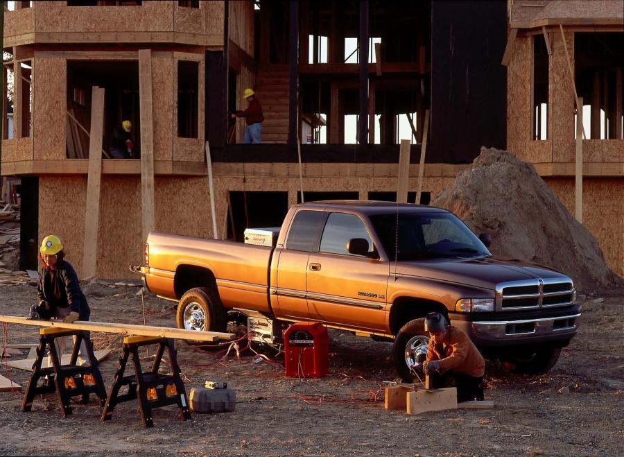  Dodge Ram Heavy Duty 1994 года  (фото 2 из 17)